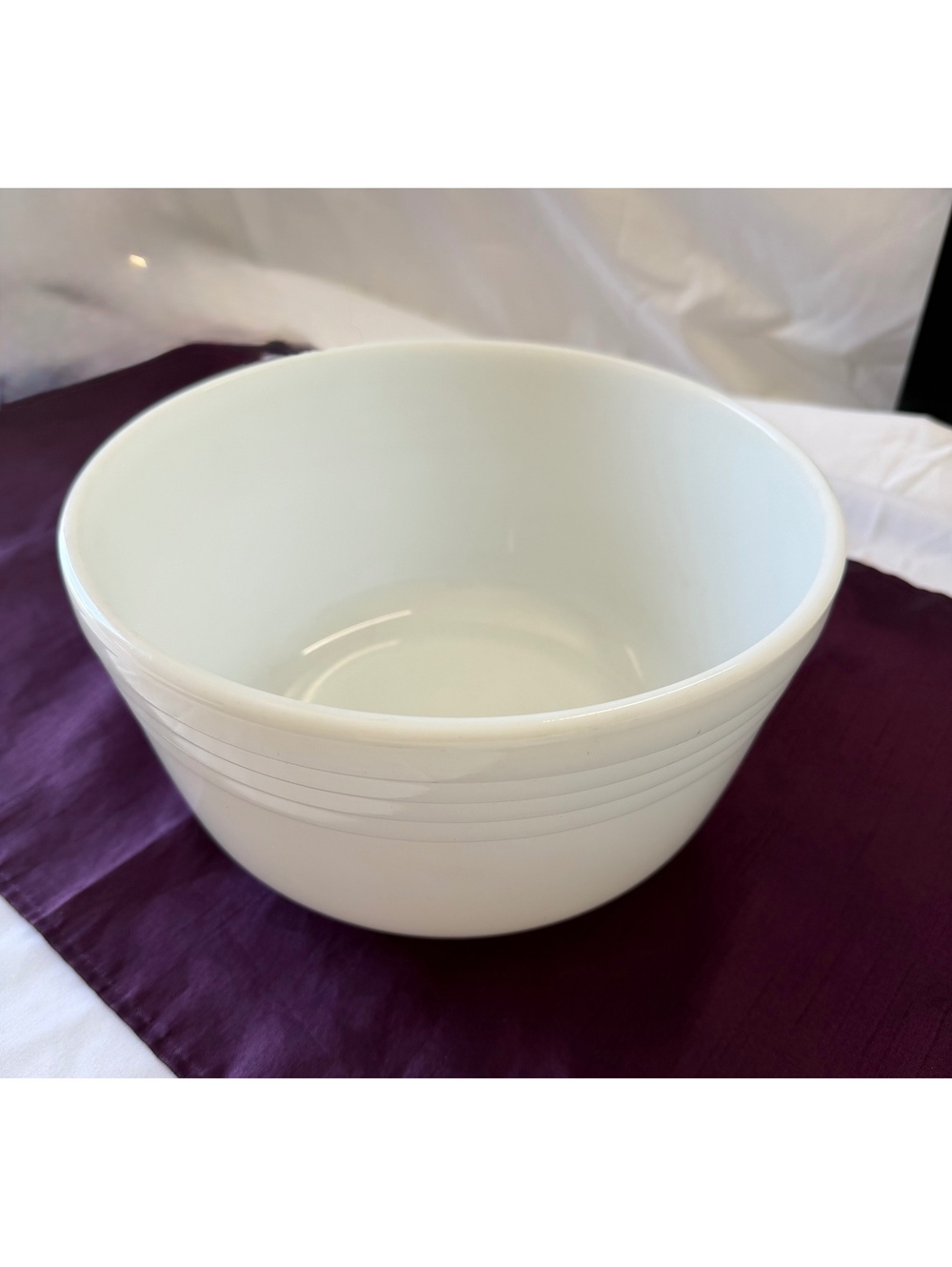 Vintage Hamilton Beach Milk Glass Mixing Bowl 9” Fire King Anchor Hocking USA